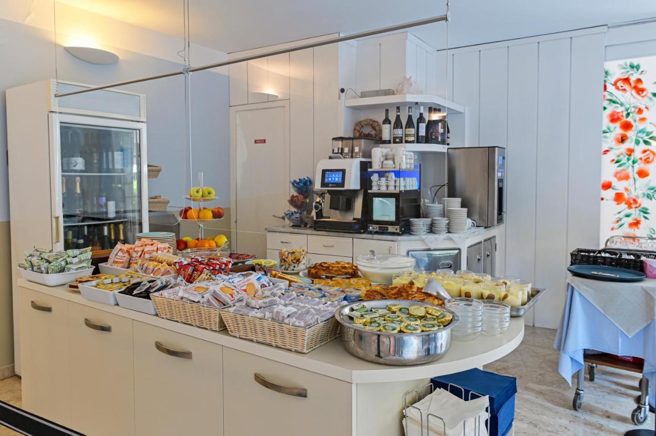 Hotel Delle Rose San Bartolomeo Al Mare Εξωτερικό φωτογραφία