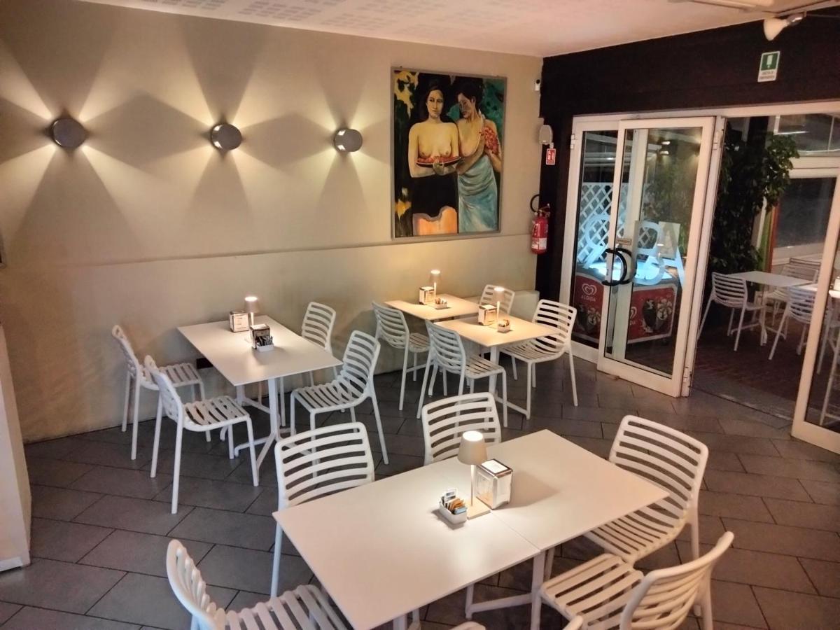 Hotel Delle Rose San Bartolomeo Al Mare Εξωτερικό φωτογραφία