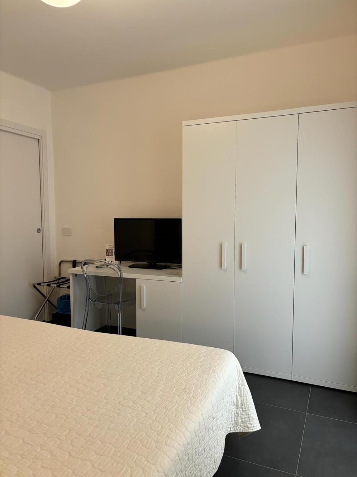 Hotel Delle Rose San Bartolomeo Al Mare Εξωτερικό φωτογραφία