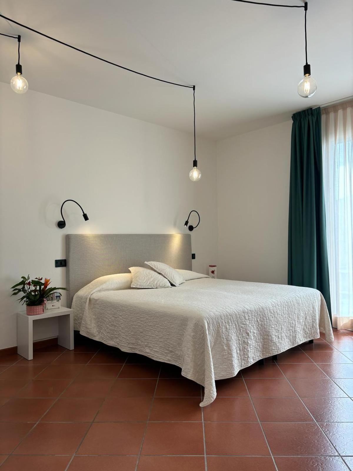 Hotel Delle Rose San Bartolomeo Al Mare Εξωτερικό φωτογραφία