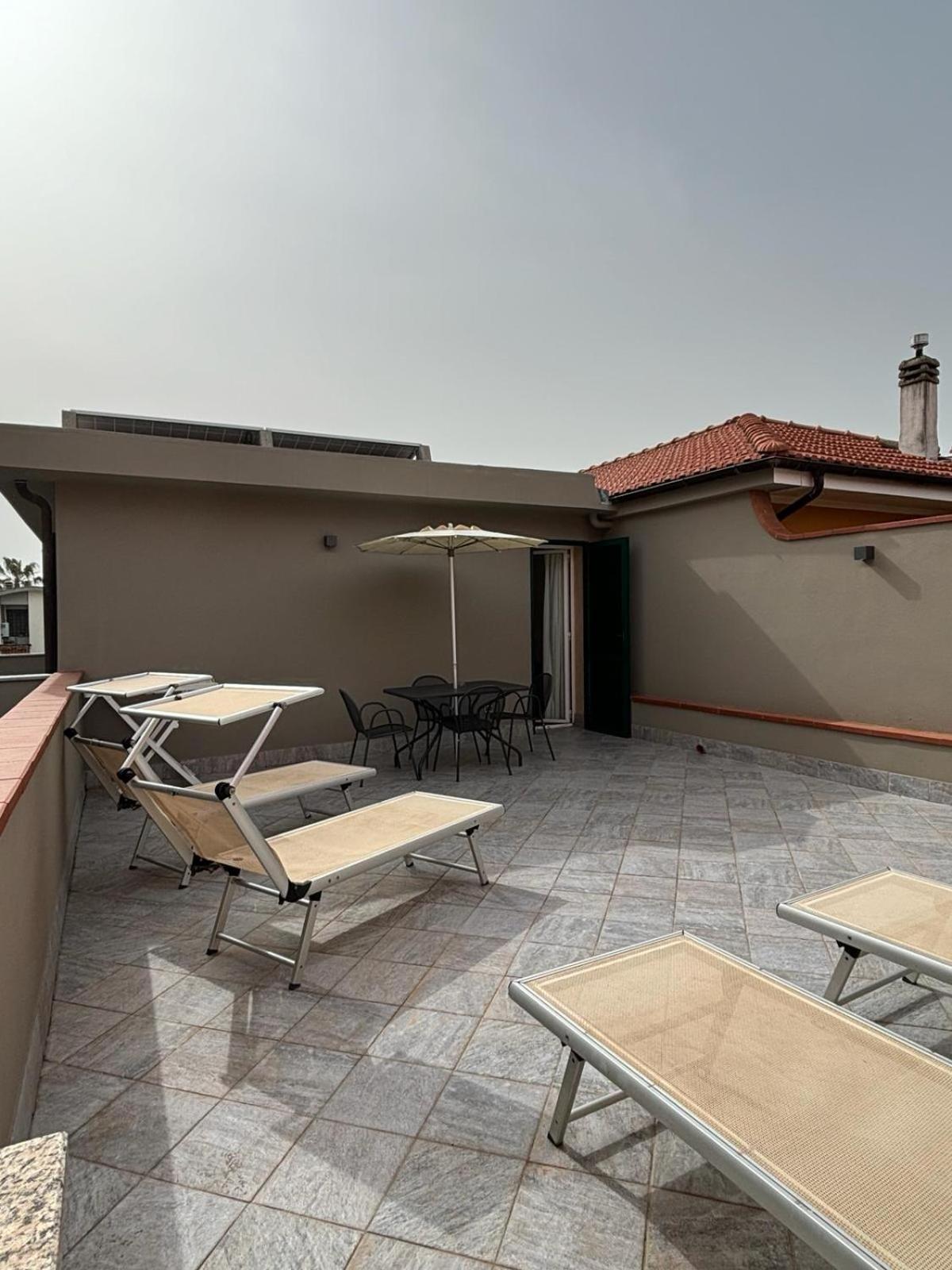 Hotel Delle Rose San Bartolomeo Al Mare Εξωτερικό φωτογραφία