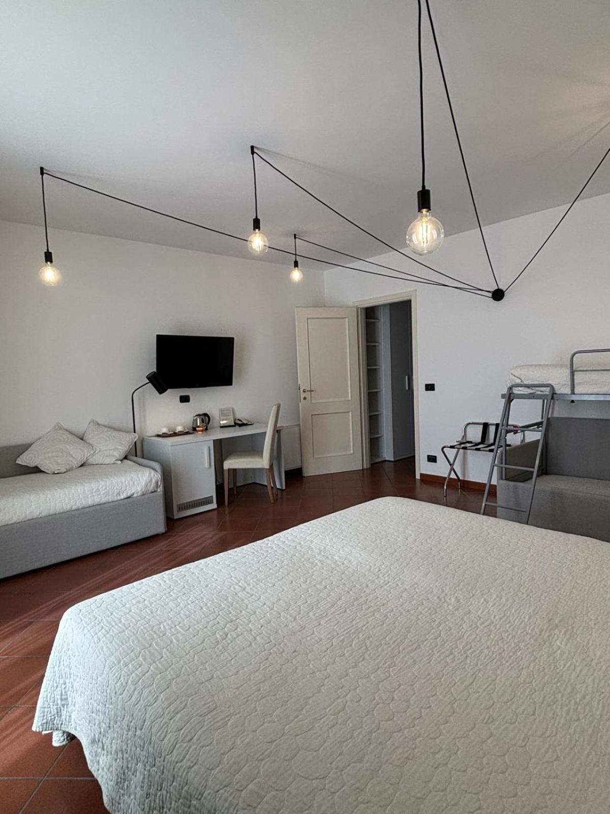 Hotel Delle Rose San Bartolomeo Al Mare Εξωτερικό φωτογραφία