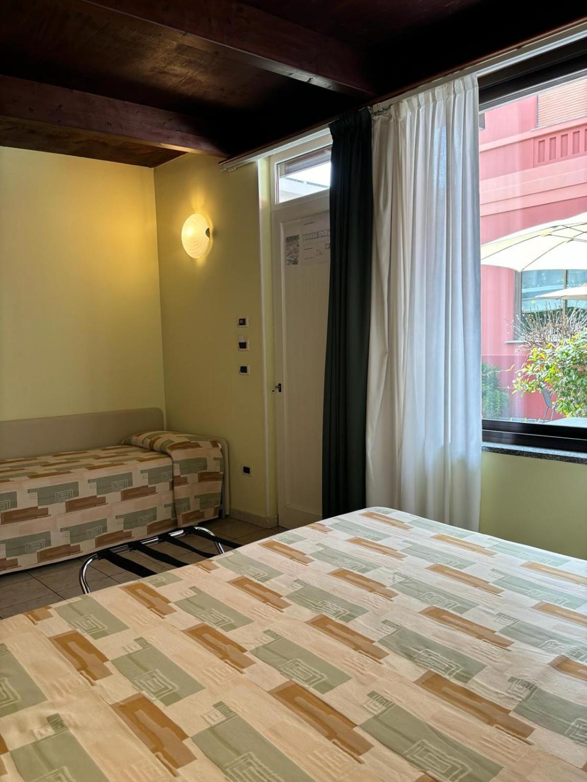 Hotel Delle Rose San Bartolomeo Al Mare Εξωτερικό φωτογραφία