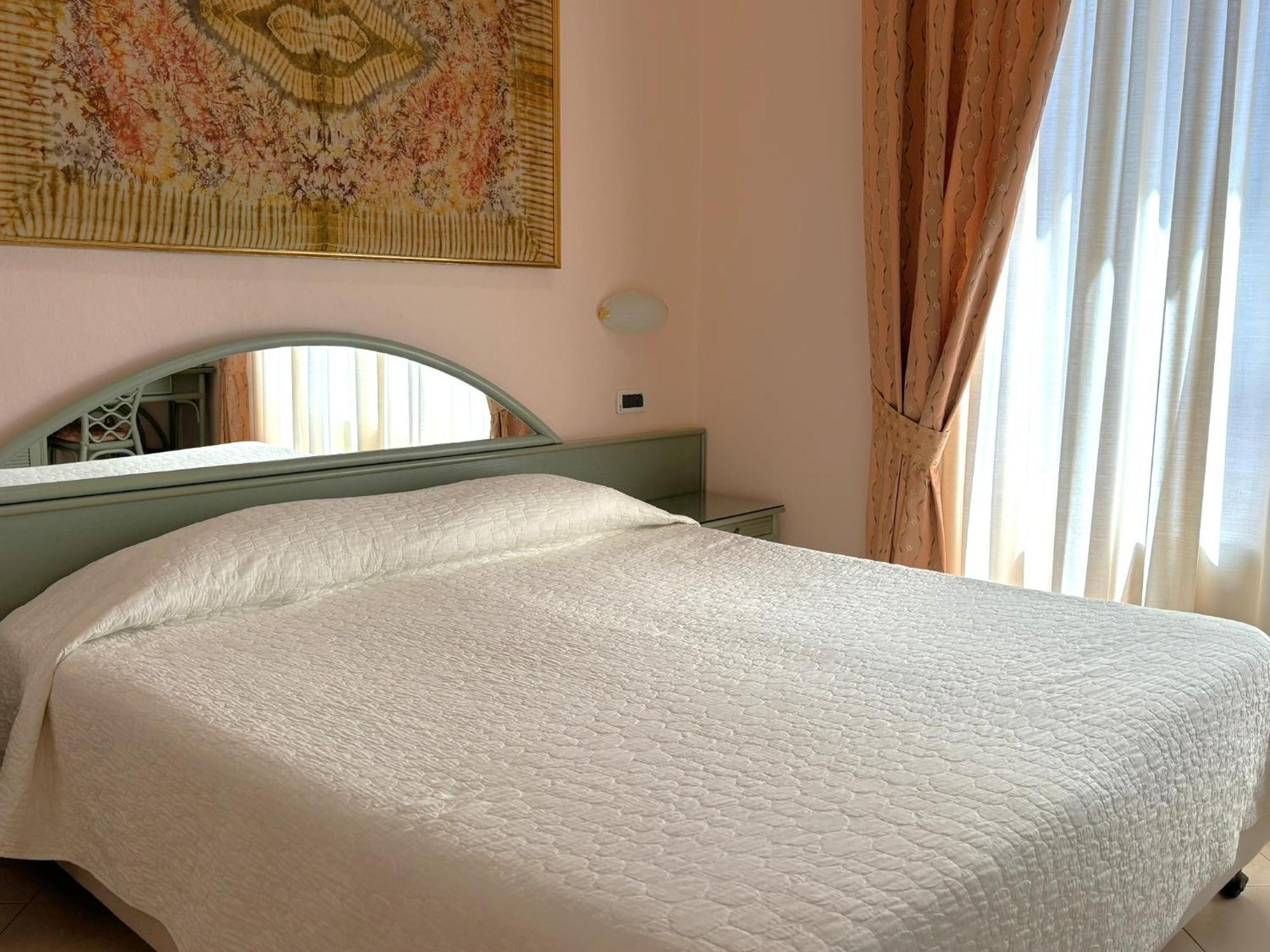 Hotel Delle Rose San Bartolomeo Al Mare Εξωτερικό φωτογραφία