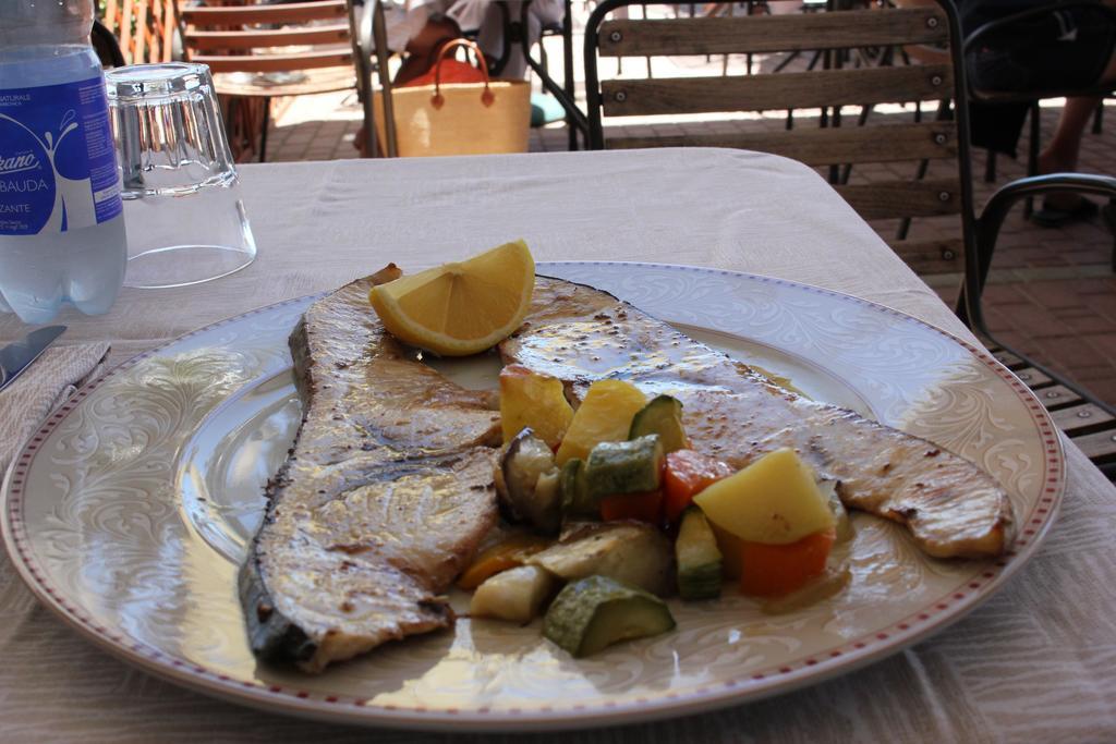 Hotel Delle Rose San Bartolomeo Al Mare Εξωτερικό φωτογραφία