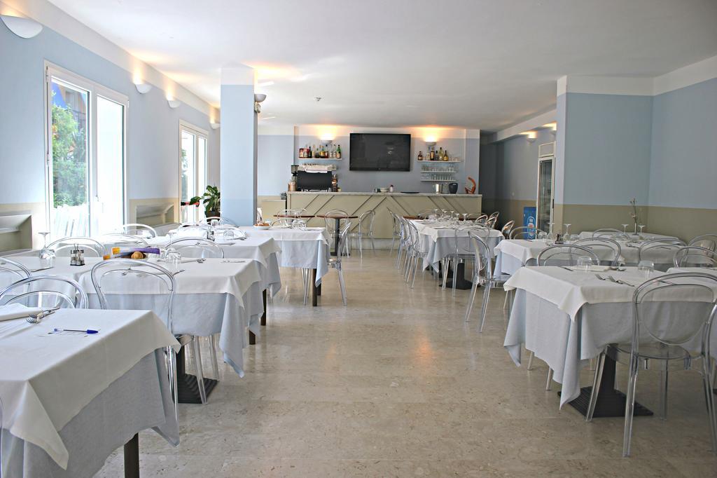 Hotel Delle Rose San Bartolomeo Al Mare Εξωτερικό φωτογραφία