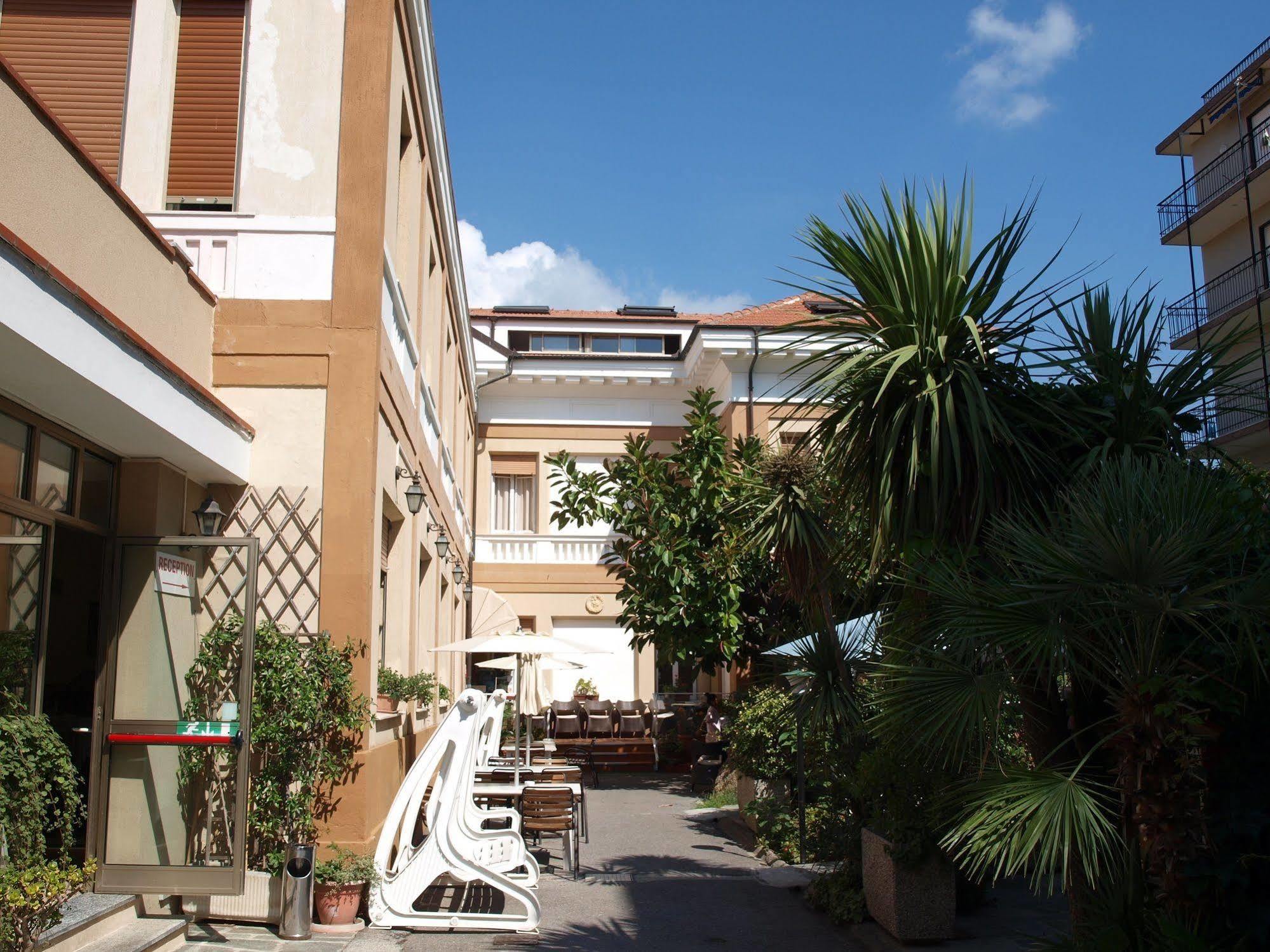 Hotel Delle Rose San Bartolomeo Al Mare Εξωτερικό φωτογραφία