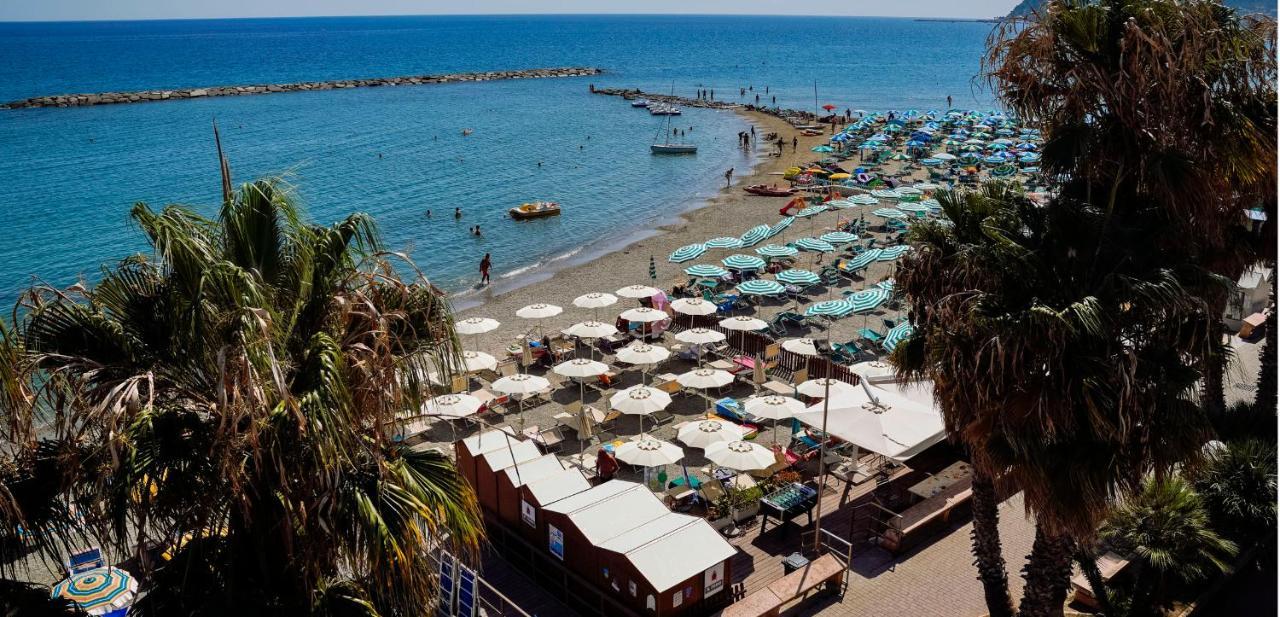 Hotel Delle Rose San Bartolomeo Al Mare Εξωτερικό φωτογραφία